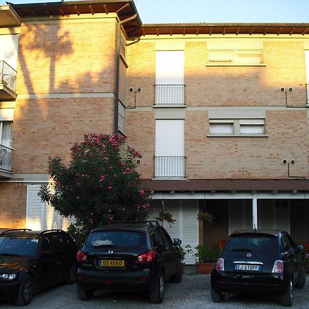 Hotel Garden Tirrenia Exterior foto