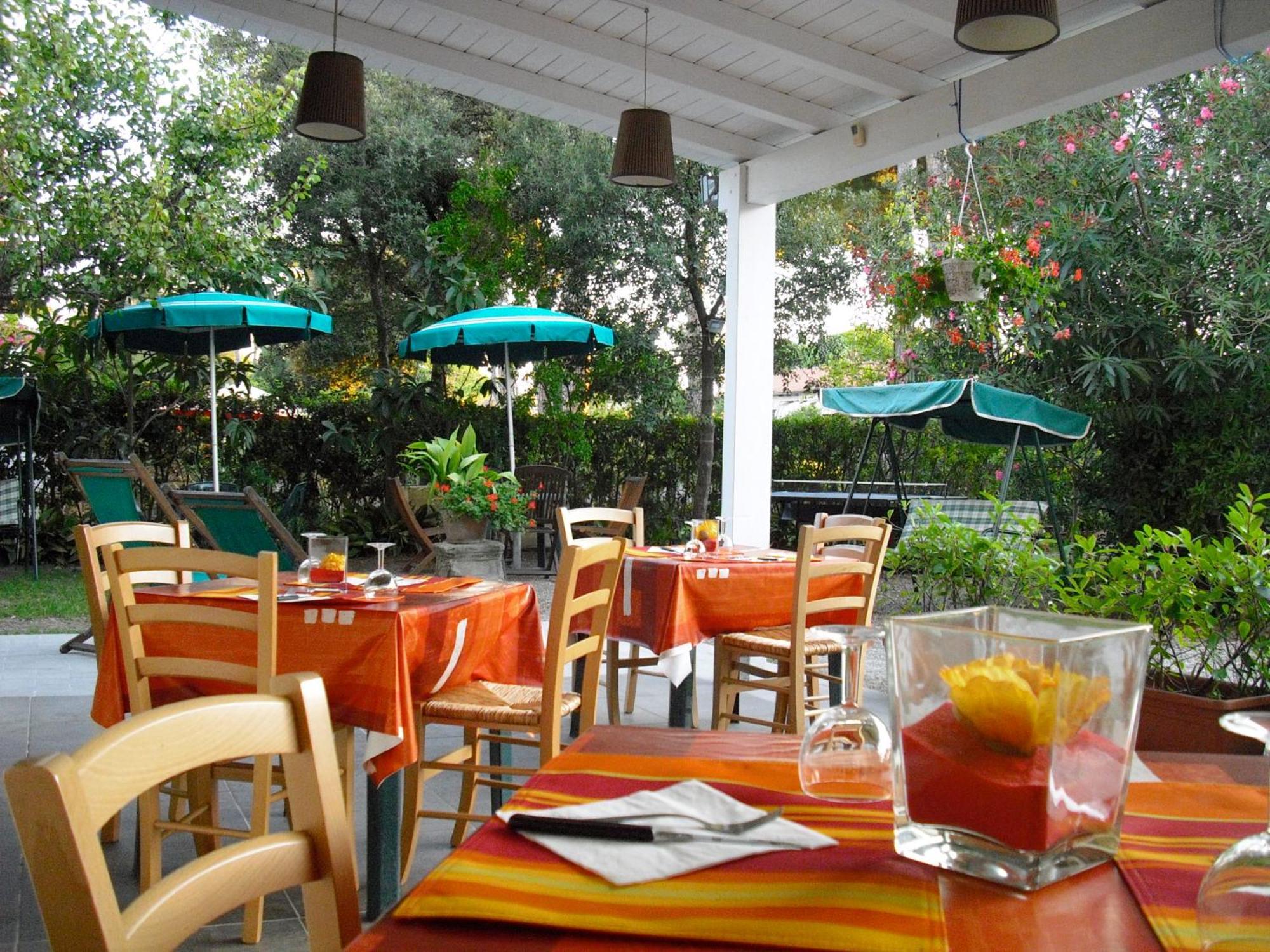 Hotel Garden Tirrenia Exterior foto