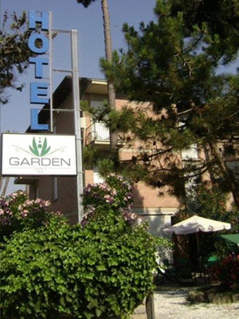 Hotel Garden Tirrenia Exterior foto